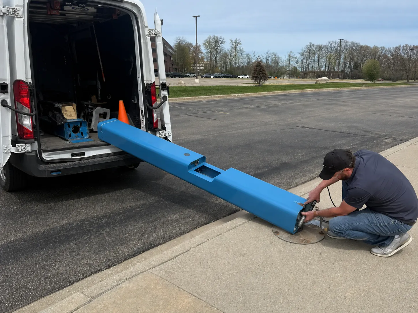 DSE field technician servicing an emergency communication and surveillance pole